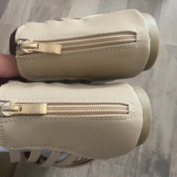 Brand new sandals beige nude - Picture 2 of 4